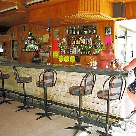 Hotel Oezay